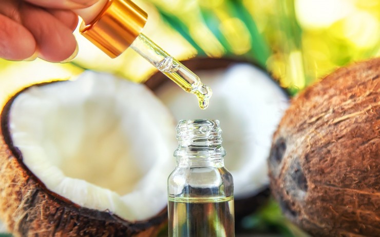 Как делают кокосовое масло и чем оно полезно