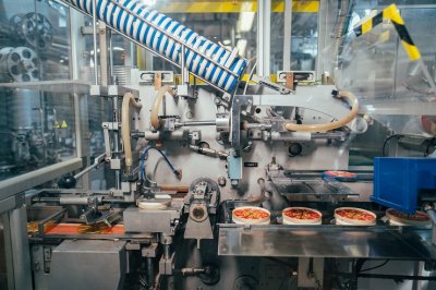 Технология производства плавленого сыра: что делает его нежным и сливочным?