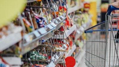 Американская сеть Walmart полностью откажется от синтетических красителей в СТМ к 2027 году