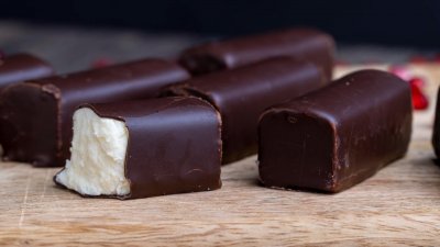 «Ростагрокомплекс» инициировал новый судебный спор за бренд сырков «Б. Ю. Александров»