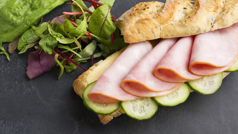 vkusnyi-buterbrod-s-indeikoi-krupnym-planom