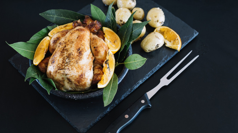 grilled-chicken-near-fork-boiled-potatoes