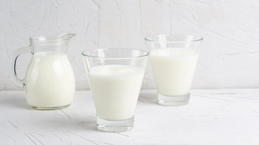 homemade-fermented-beverage-kefir-white-surface-with-copy-space-place-text