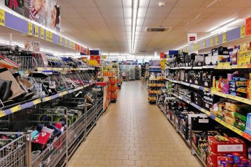 Просроченные продукты питания планируют перерабатывать в корм для животных