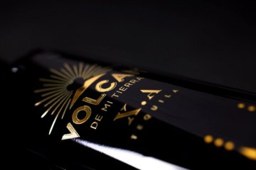 Moët Hennessy выпустил ультрапремиальную текилу Volcán X.A.