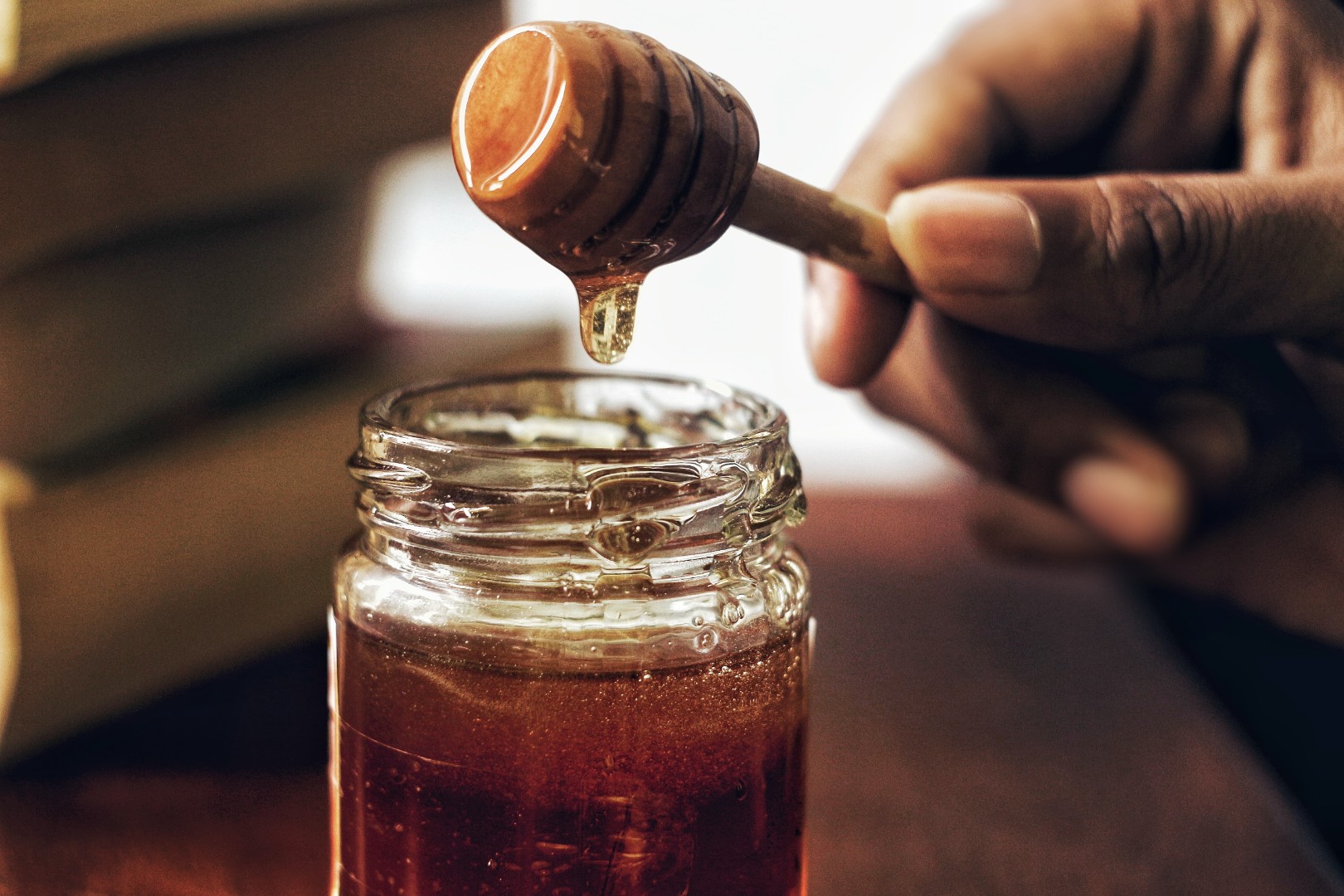 Сибирских пчеловодов научат определять качество меда на вкус и запах