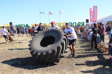 В «День Уральского поля-2023» вновь состоятся соревнования по силовому экстриму «Сельский богатырь»