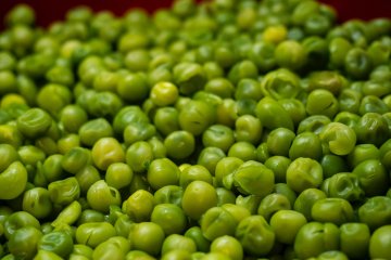 Эксперты Роскачества обновили список производителей зеленого горошка со знаком качества