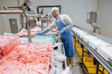 «Мираторг» в два раза увеличил производство кормов для домашних животных