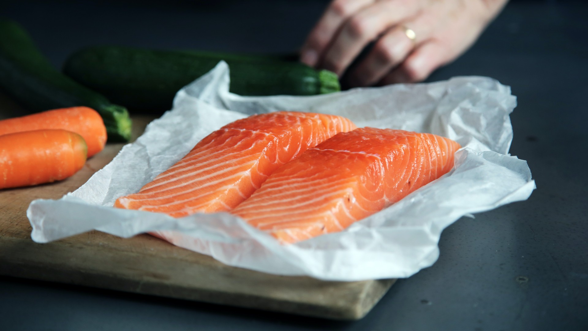 Япония планирует выйти в мировые лидеры по производству лосося