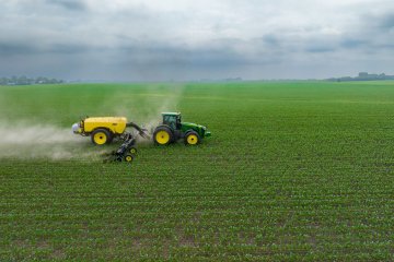 Российские аграрии вышли на закупки фосфорных и NPK-удобрений под осенние полевые работы заранее