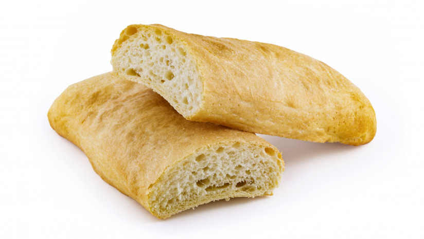 ital-anskii-hleb-ciabatta-izolirovannye-na-belom-fone