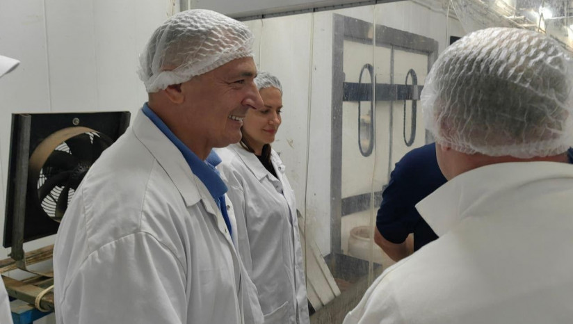 Олег Малащенко на производстве кормов